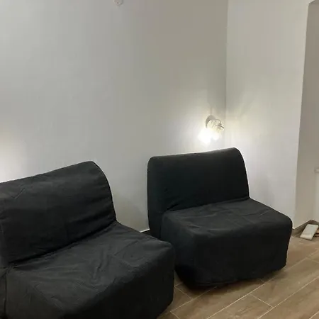 Residenza Nel Borgo L'appusentu 카스텔사르도