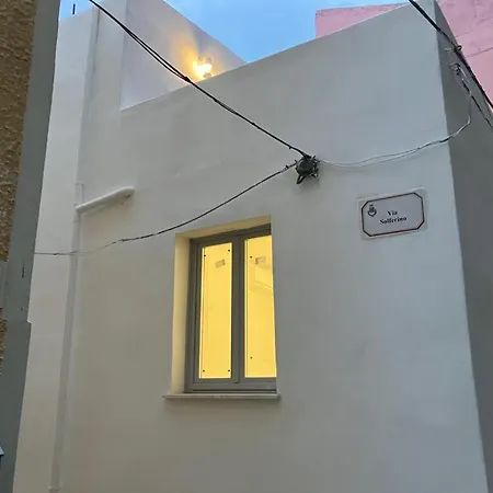 לינה וארוחת בוקר Residenza Nel Borgo L'appusentu *
