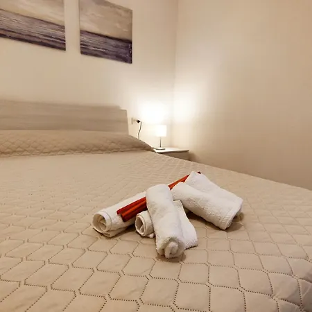 Residenza Nel Borgo L'appusentu فندق مبيت وإفطار كاستيلساردو